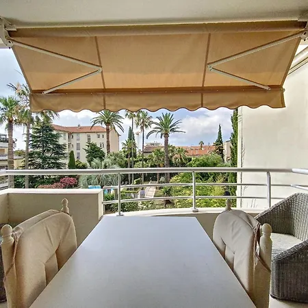 - 3 Pieces A 15mn Palais شقة *